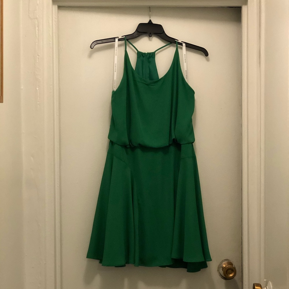 Cute dress for a night out or special occasion.